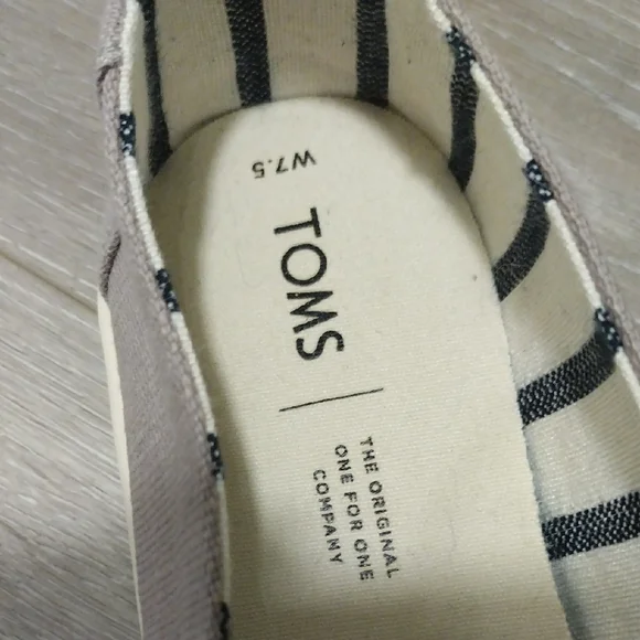 TOMS Gray Canvas Slip-On Shoes - Picture 2 of 9